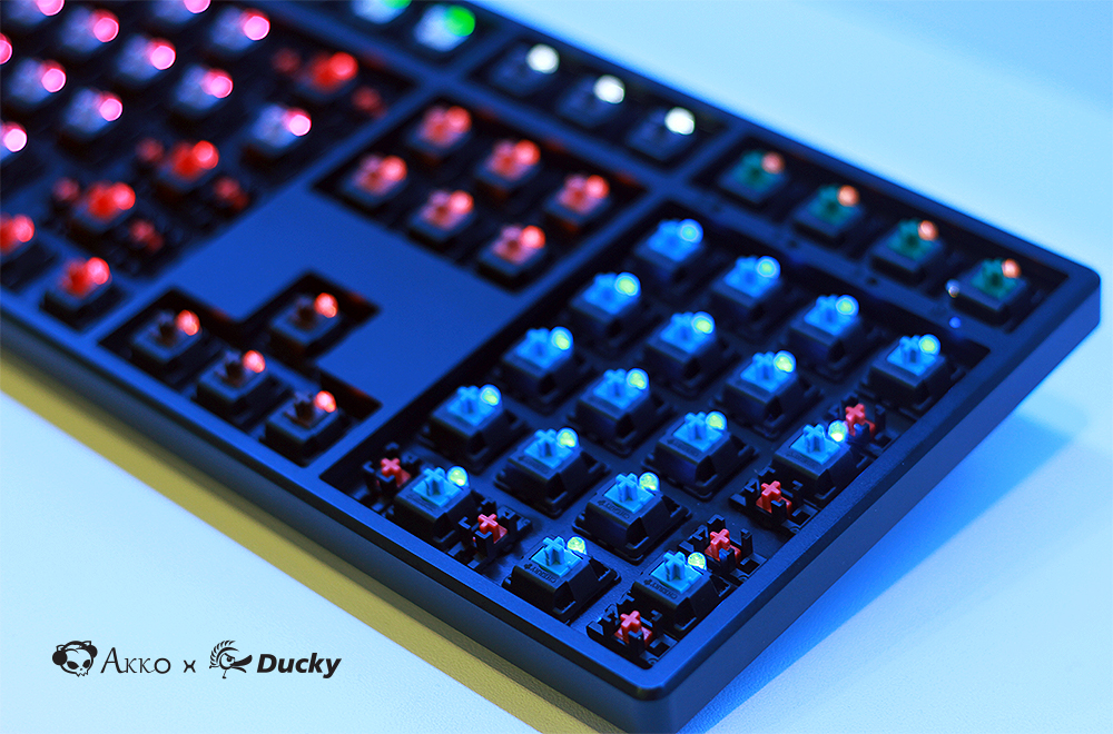 Akko X Ducky One 限定版混灯混轴机械键盘