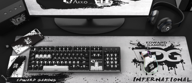 Akko EDG发布梦魇AMR复古猫RGB游戏鼠标