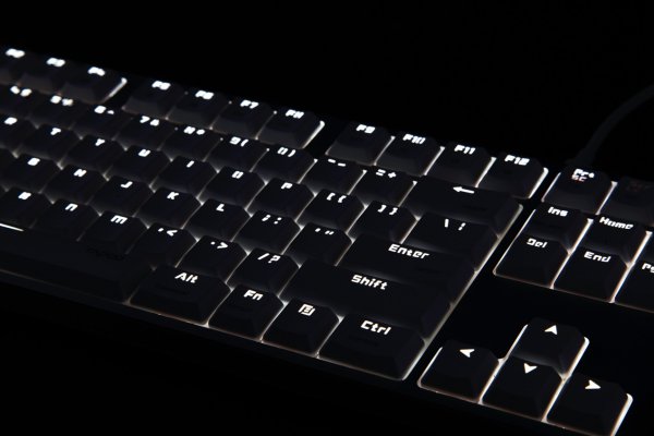 大道至简师展自如 雷柏MT500办公背光机械键盘上市